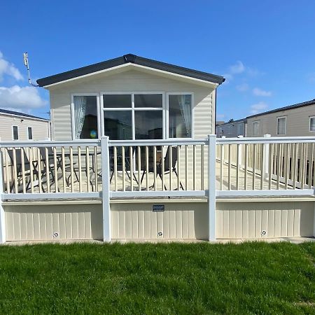Palm Grove 181- Golden Palm - Pet Friendly, Wifi, Central Heating, Bed Linen - Meadow Lakes Caravan & Lodge Hire Chapel Saint Leonards Buitenkant foto