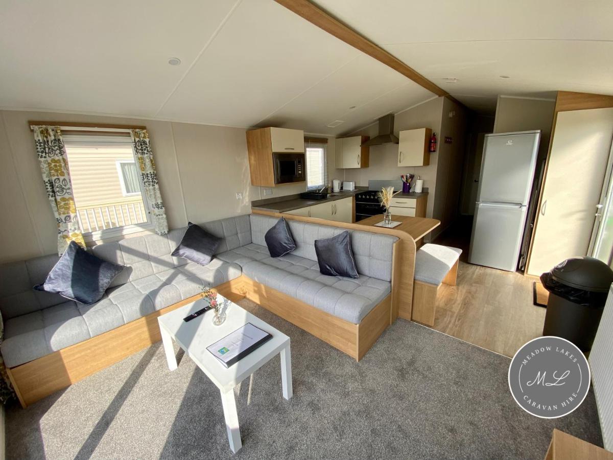 Palm Grove 181- Golden Palm - Pet Friendly, Wifi, Central Heating, Bed Linen - Meadow Lakes Caravan & Lodge Hire Chapel Saint Leonards Buitenkant foto
