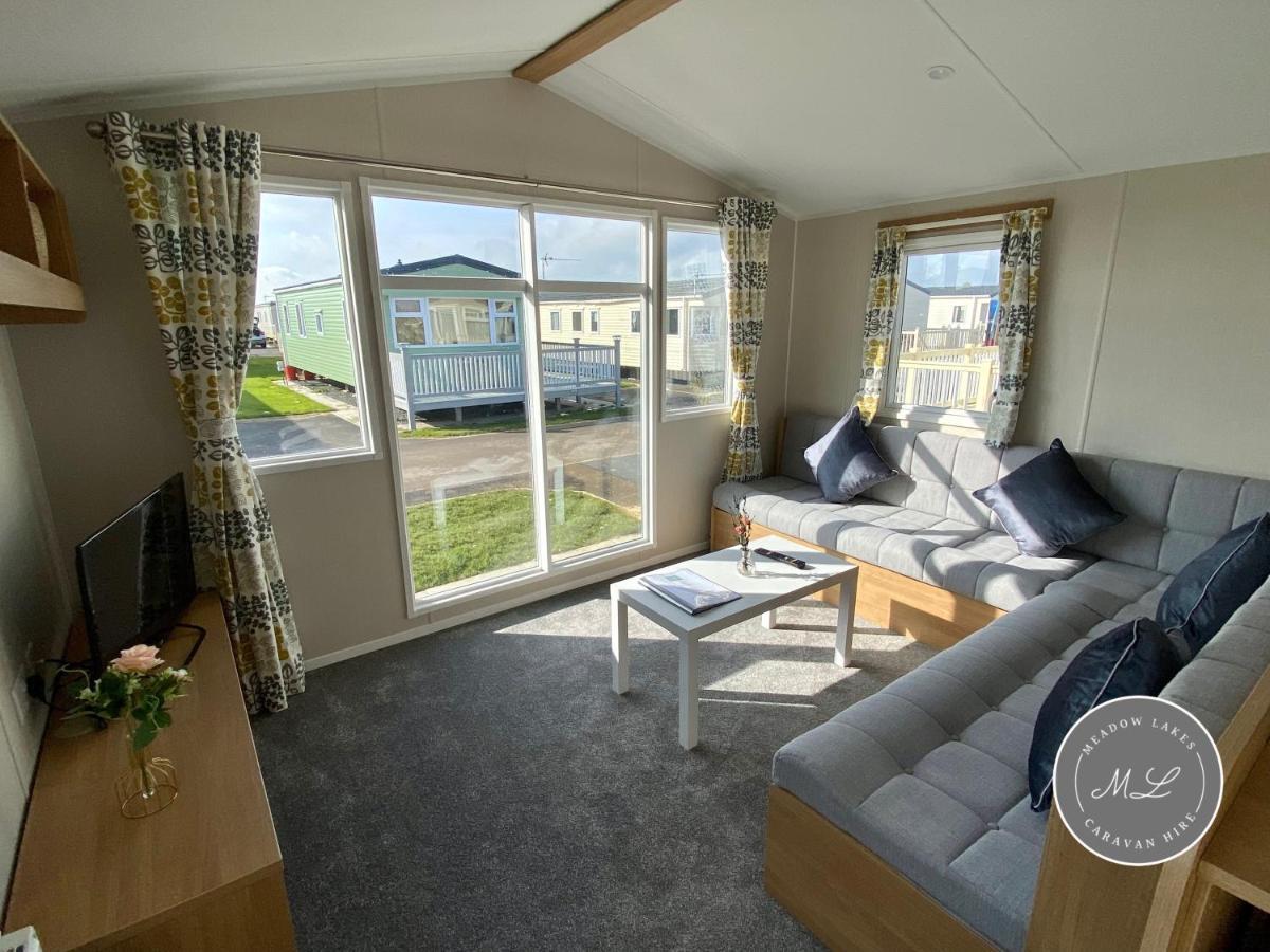 Palm Grove 181- Golden Palm - Pet Friendly, Wifi, Central Heating, Bed Linen - Meadow Lakes Caravan & Lodge Hire Chapel Saint Leonards Buitenkant foto